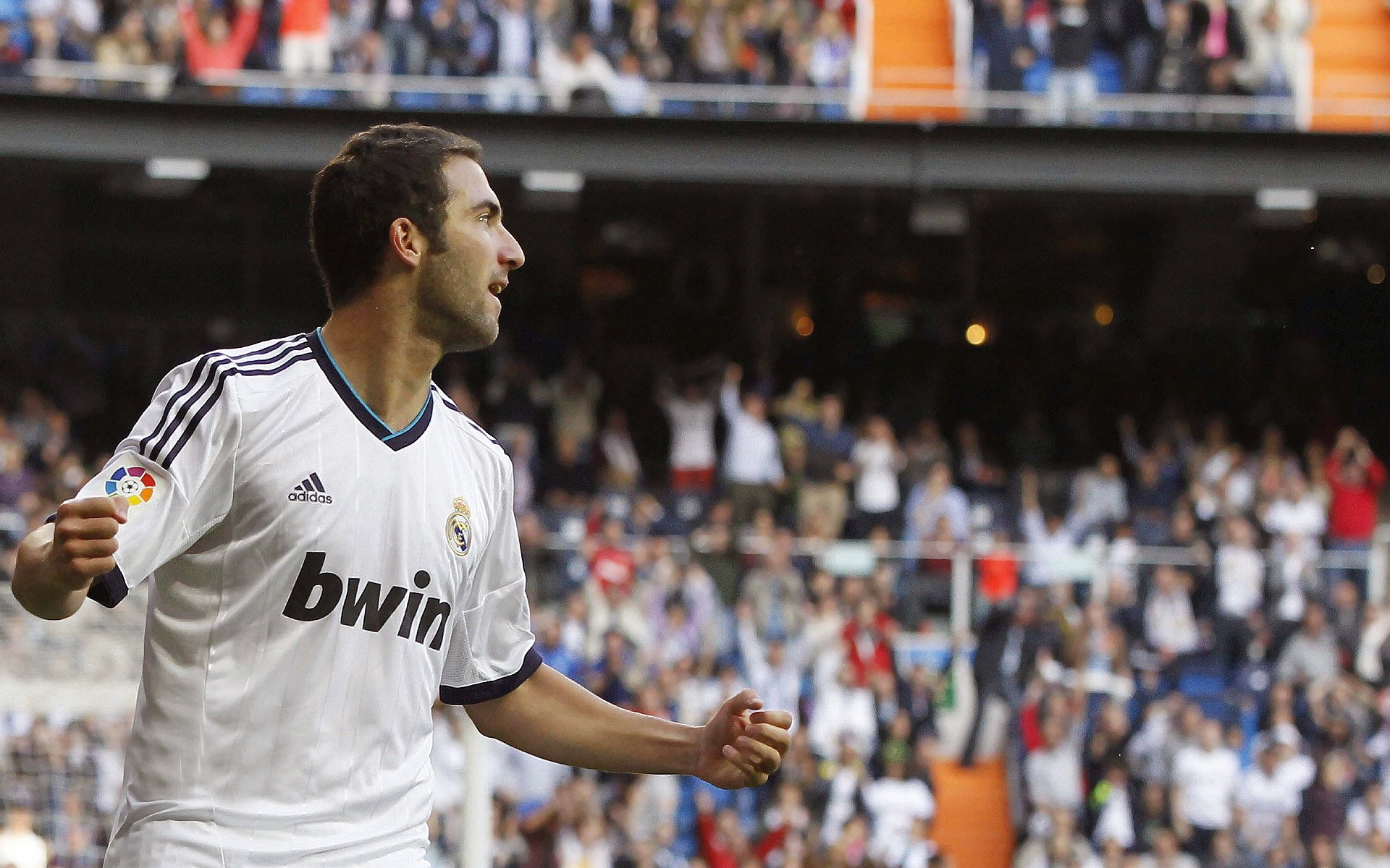 前热刺铁卫全面开花：职业生涯转型为文艺全能者，前热刺球员